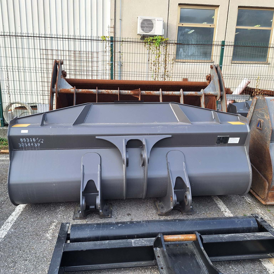 VOLVO 2880 mm for 18-22 ton wheel loaders - Balde para carregadeiras por Pá carregadora de rodas: foto 5 VOLVO 2880 mm for 18-22 ton wheel loaders - Balde para carregadeiras por Pá carregadora de rodas: foto 5