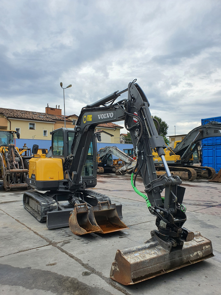 VOLVO EC60E - Mini escavadeira: foto 5 VOLVO EC60E - Mini escavadeira: foto 5