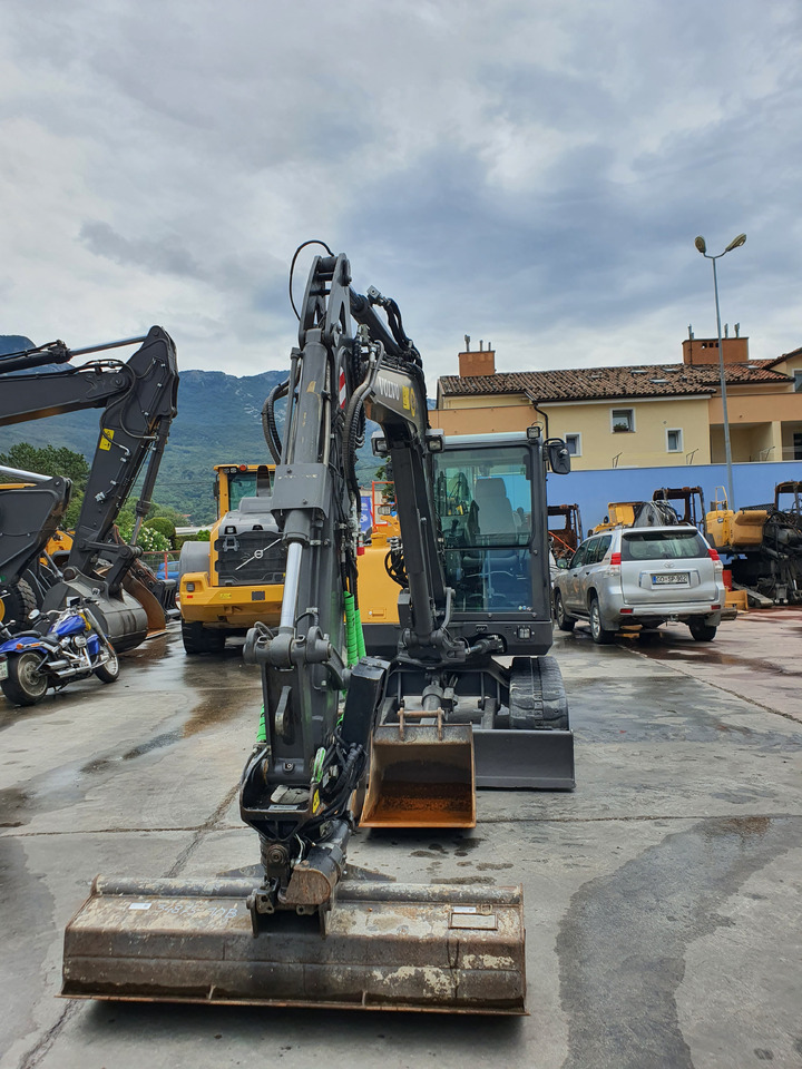 VOLVO EC60E - Mini escavadeira: foto 4 VOLVO EC60E - Mini escavadeira: foto 4