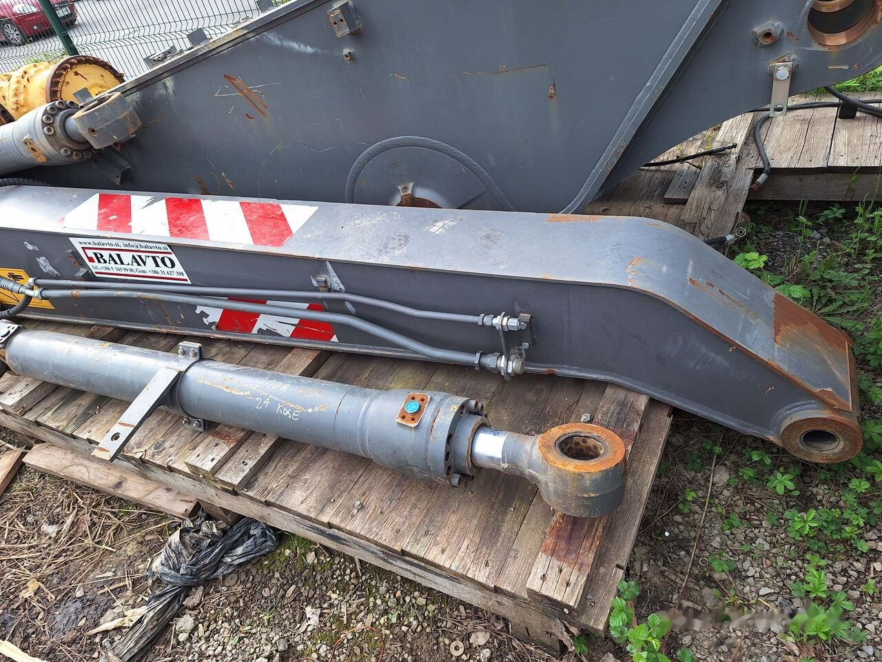 Volvo 14606854 Volvo EC210C - Lança por Escavadeira: foto 2 Volvo 14606854 Volvo EC210C - Lança por Escavadeira: foto 2