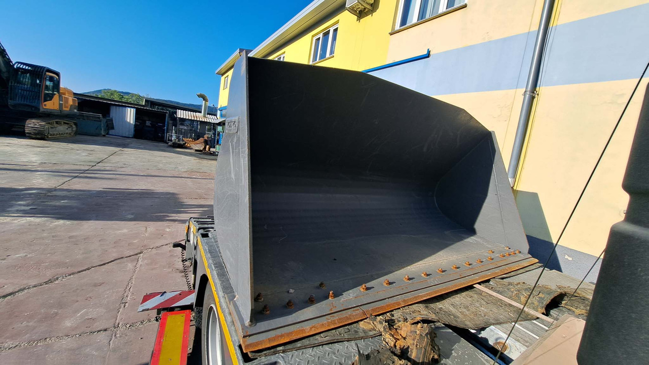 Volvo 2500 mm for 12-15 ton wheel loaders - Balde para carregadeiras por Pá carregadora de rodas: foto 1 Volvo 2500 mm for 12-15 ton wheel loaders - Balde para carregadeiras por Pá carregadora de rodas: foto 1