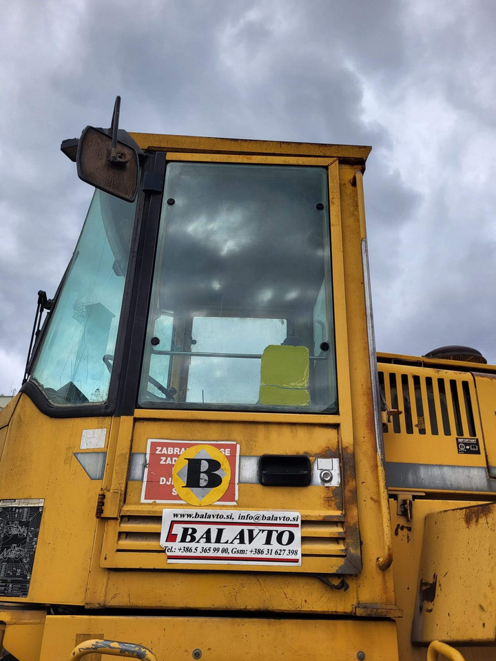 Volvo door - Porta e peças por Pá carregadora: foto 1 Volvo door - Porta e peças por Pá carregadora: foto 1