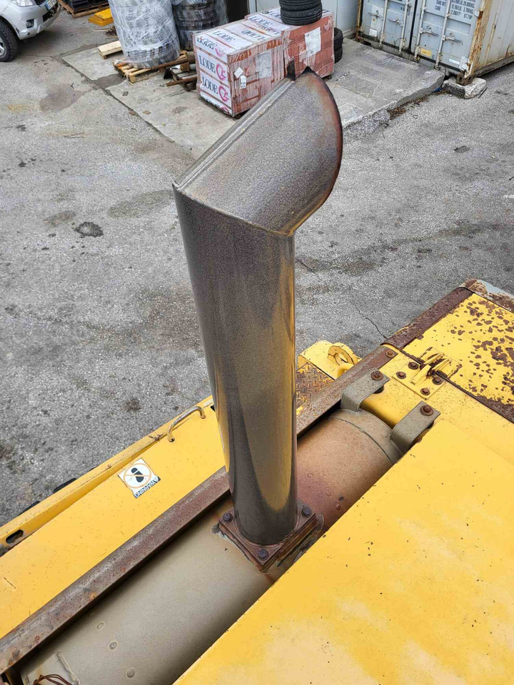 Volvo exhaust pipe - Tubo de escape por Pá carregadora: foto 3 Volvo exhaust pipe - Tubo de escape por Pá carregadora: foto 3