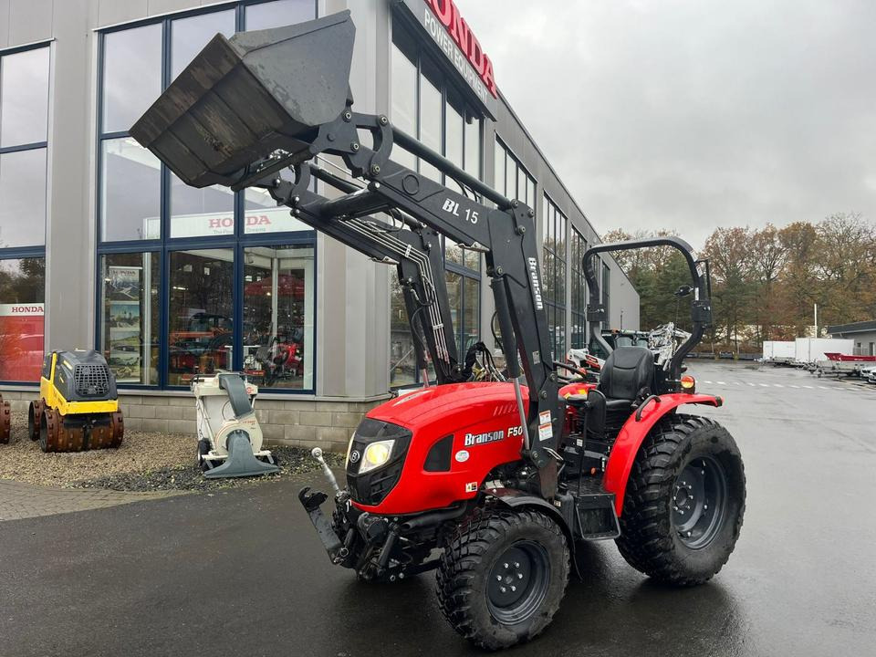Branson F50RN Traktor, Frontlader, wenig Stunden, Fronthydraulik - Mini trator: foto 1 Branson F50RN Traktor, Frontlader, wenig Stunden, Fronthydraulik - Mini trator: foto 1