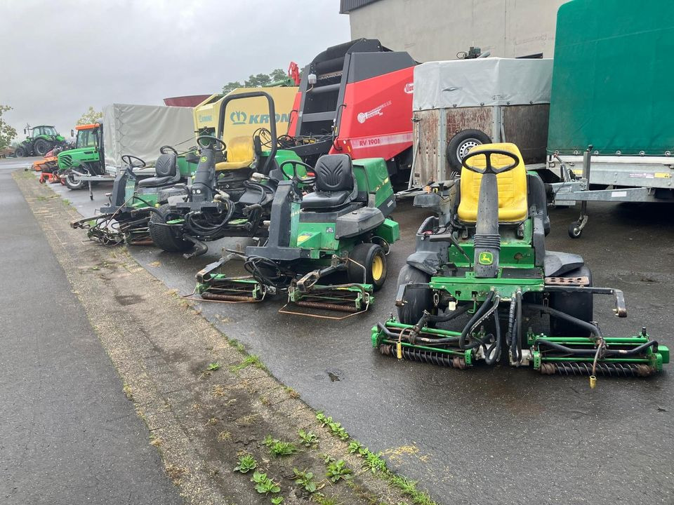 John Deere Spindelmäher, Großflächenmäher 2243, 2500A, 3235C - Cortador de grama: foto 1 John Deere Spindelmäher, Großflächenmäher 2243, 2500A, 3235C - Cortador de grama: foto 1