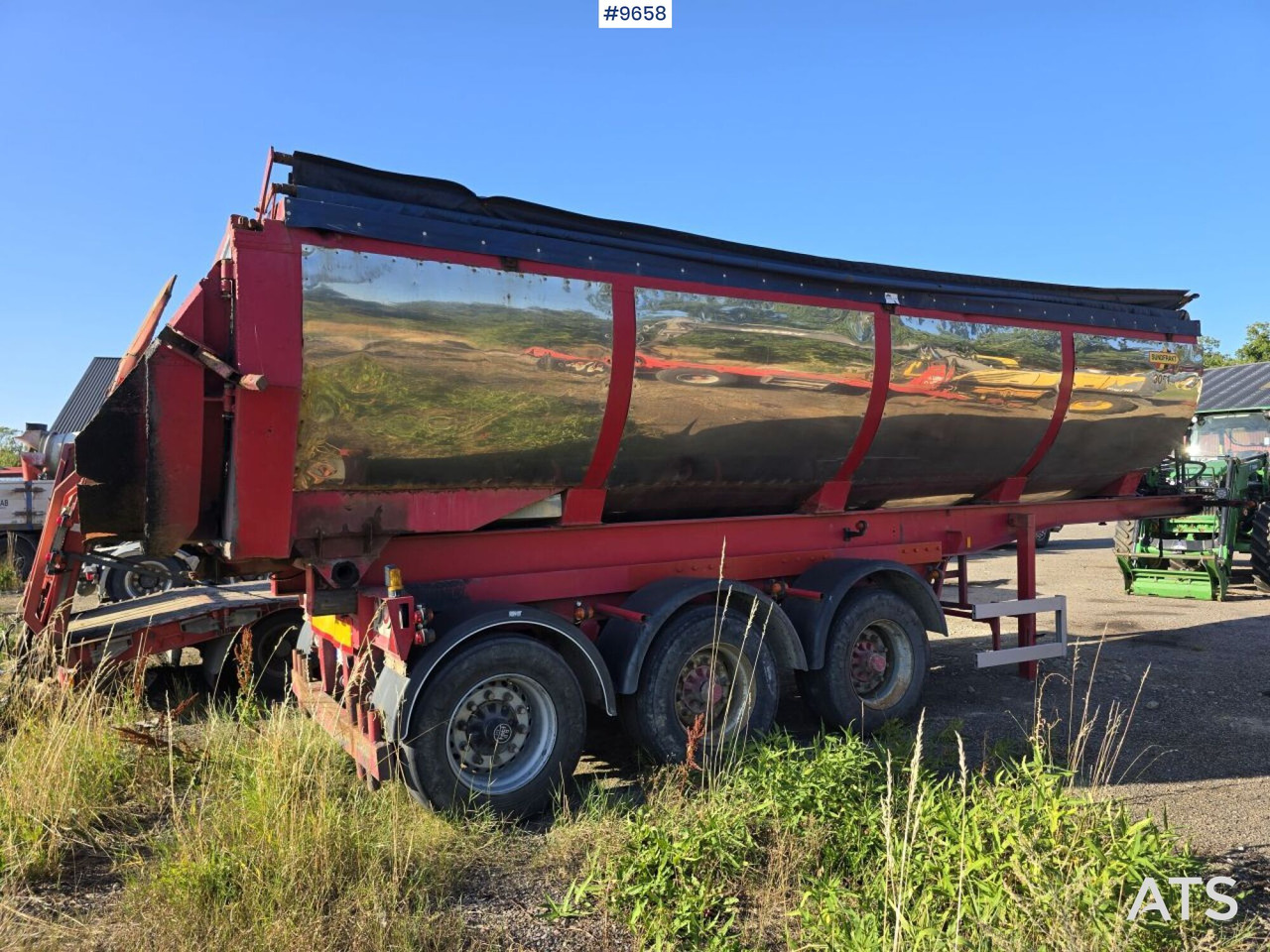 Asphalt trailer Parator STI 17-24 - Semi-reboque basculante, Máquina de asfalto: foto 3 Asphalt trailer Parator STI 17-24 - Semi-reboque basculante, Máquina de asfalto: foto 3