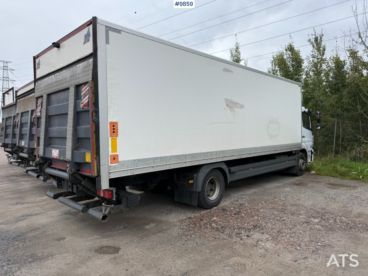 Box Truck Mercedes Benz Atego 1524 with openable side - Camião furgão: foto 4 Box Truck Mercedes Benz Atego 1524 with openable side - Camião furgão: foto 4