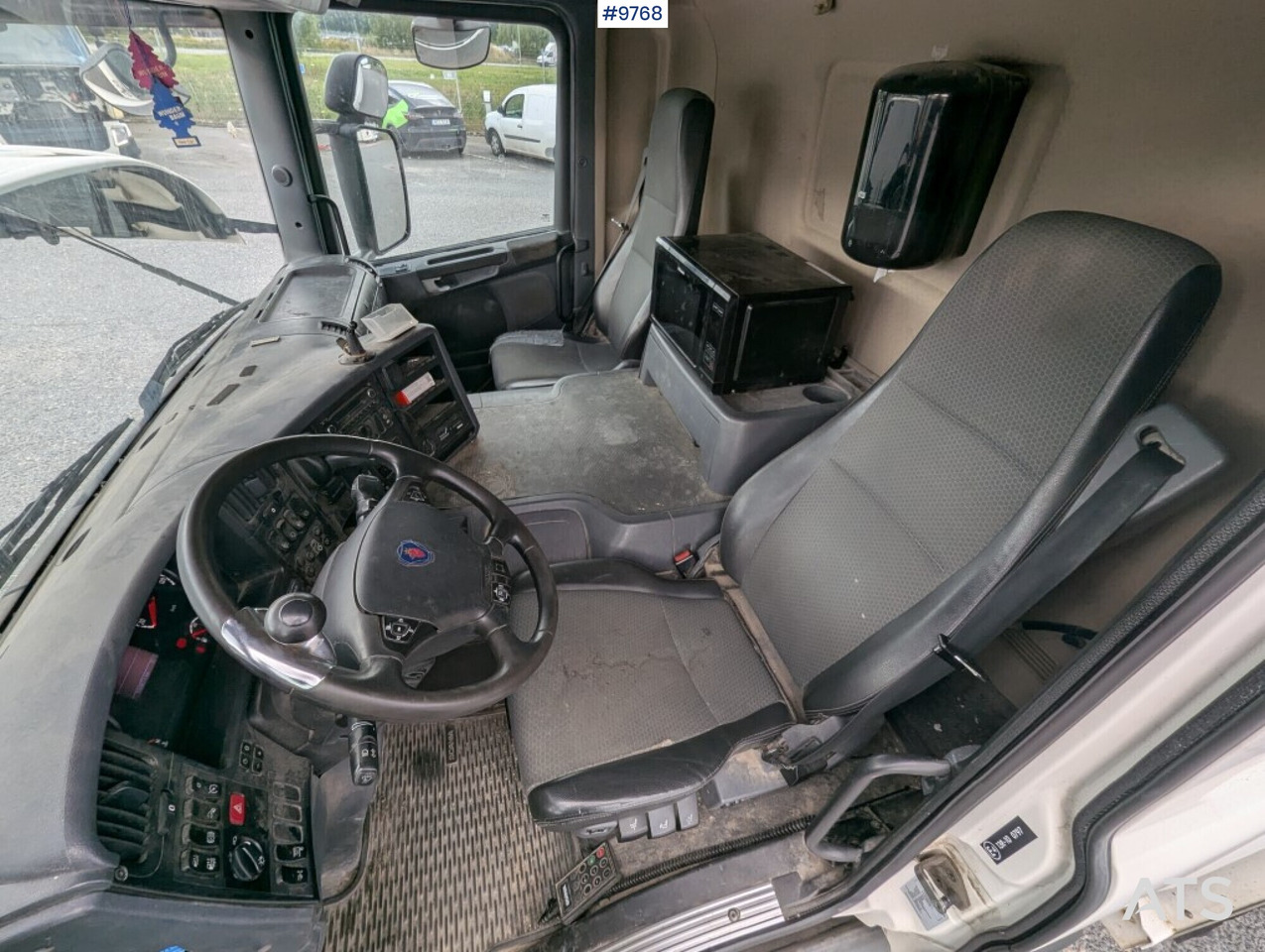 Box Truck Scania P280 4X2 with tail lift - Camião furgão: foto 5 Box Truck Scania P280 4X2 with tail lift - Camião furgão: foto 5