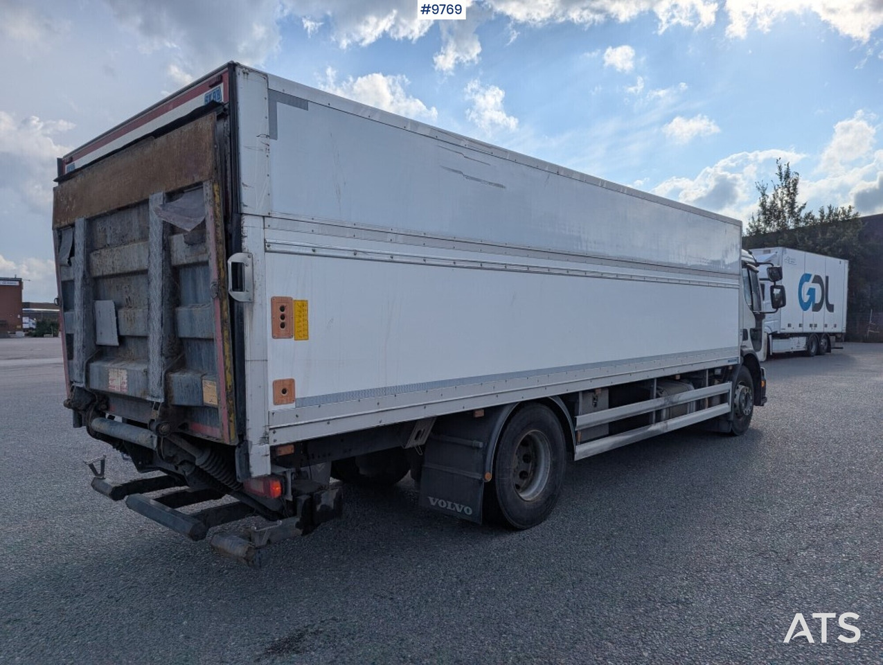 Box Truck Volvo FE 4X2 with tail lift, height adjustable box - Camião furgão: foto 3 Box Truck Volvo FE 4X2 with tail lift, height adjustable box - Camião furgão: foto 3
