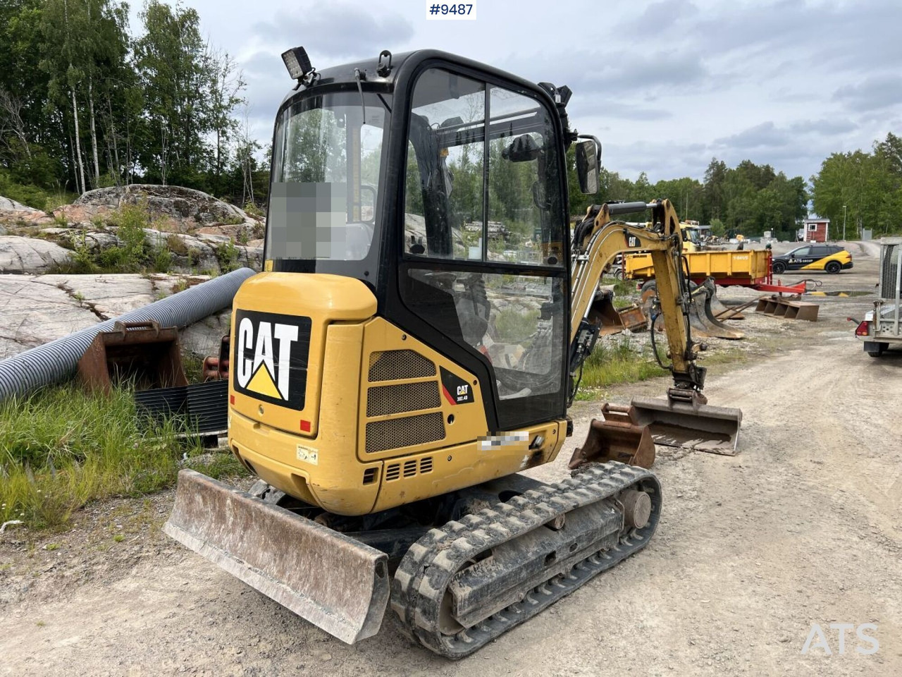 CAT 302,4D Mini excavator with attachments - Mini escavadeira: foto 3 CAT 302,4D Mini excavator with attachments - Mini escavadeira: foto 3