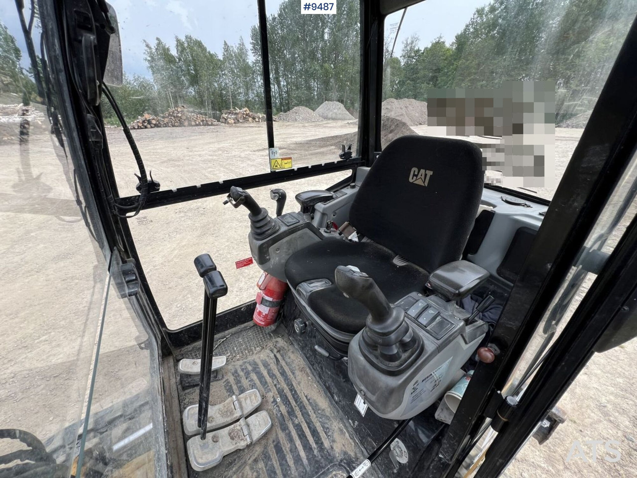 CAT 302,4D Mini excavator with attachments - Mini escavadeira: foto 5 CAT 302,4D Mini excavator with attachments - Mini escavadeira: foto 5