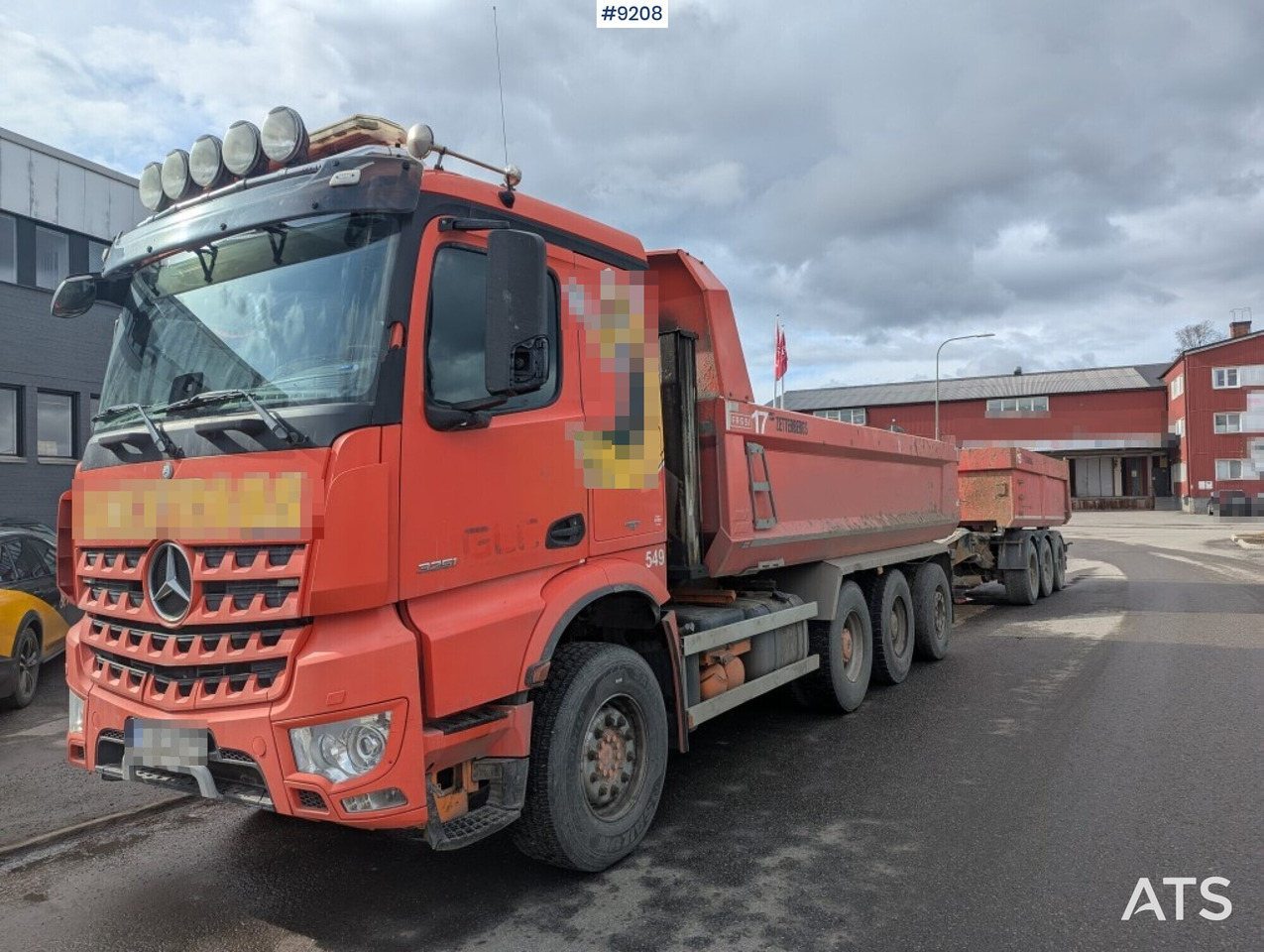 Dump / dozer truck Mercedes Benz Arocs 3251 8X4 with tipper wagon - Camião basculante: foto 1 Dump / dozer truck Mercedes Benz Arocs 3251 8X4 with tipper wagon - Camião basculante: foto 1