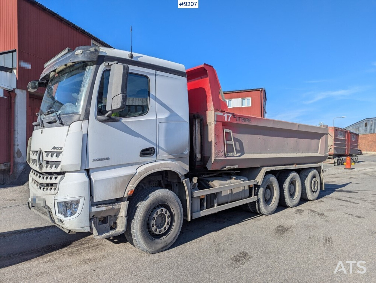 Dump / tipper truck Mercedes Benz Arocs 3253 8X4 - Camião basculante: foto 1 Dump / tipper truck Mercedes Benz Arocs 3253 8X4 - Camião basculante: foto 1