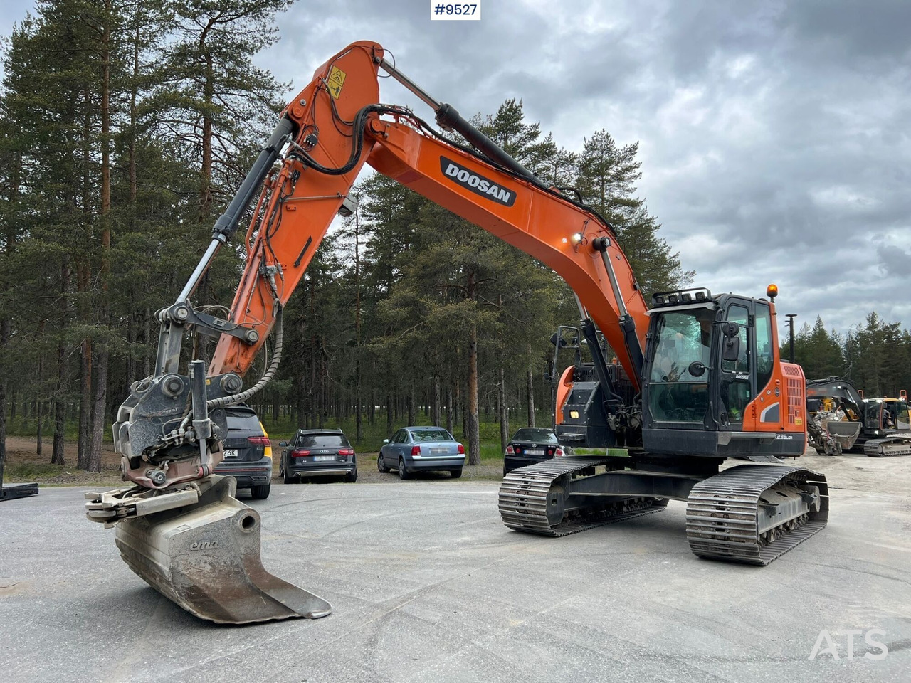 Excavator Doosan DX235 LCR-5 with excavator system (SEE VIDEO) - Escavadora de rastos: foto 1 Excavator Doosan DX235 LCR-5 with excavator system (SEE VIDEO) - Escavadora de rastos: foto 1