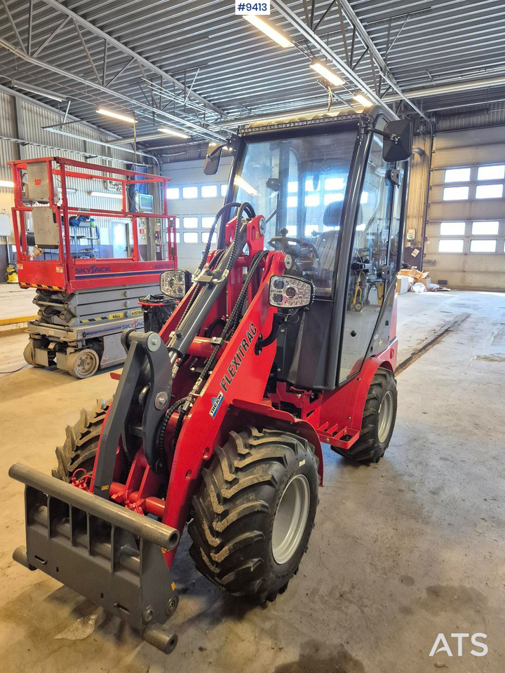 FLEXITRAC 1126 Skid steer loader with only 7 hours - Carregadora articulada: foto 1 FLEXITRAC 1126 Skid steer loader with only 7 hours - Carregadora articulada: foto 1