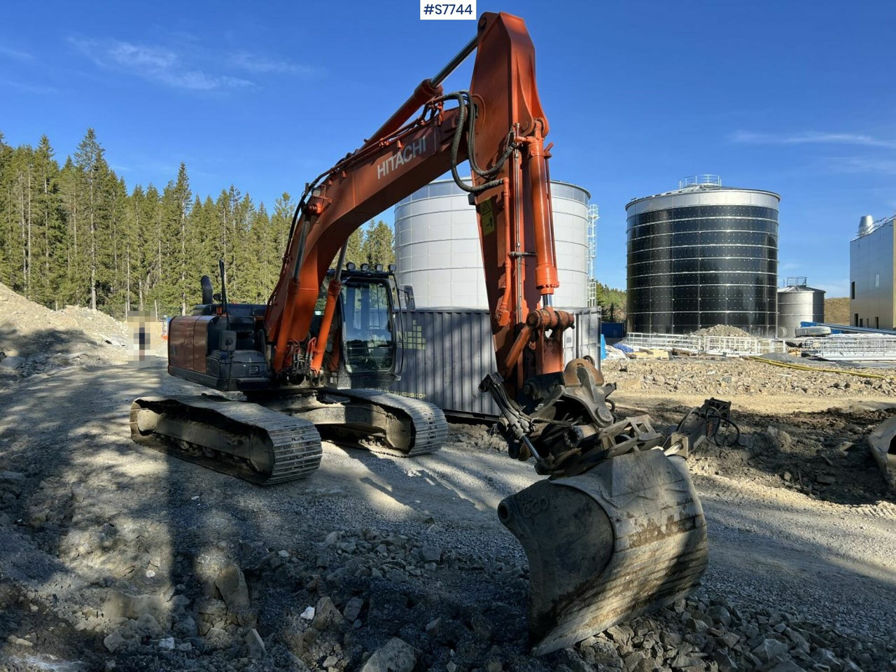 Hitachi ZX 210 LC-5B with rotortilt and gears SEE VIDEO - Escavadora de rastos: foto 2 Hitachi ZX 210 LC-5B with rotortilt and gears SEE VIDEO - Escavadora de rastos: foto 2
