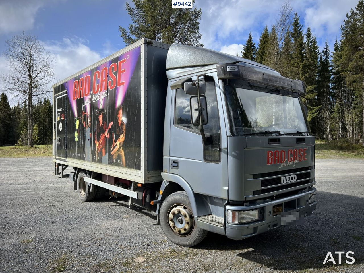 IVECO 85 E18 Box Truck with tail lift (VIDEO) - Camião furgão: foto 1 IVECO 85 E18 Box Truck with tail lift (VIDEO) - Camião furgão: foto 1