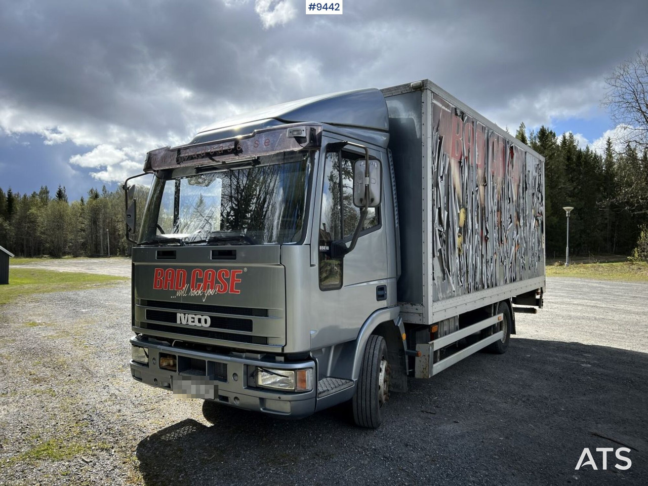 IVECO 85 E18 Box Truck with tail lift (VIDEO) - Camião furgão: foto 2 IVECO 85 E18 Box Truck with tail lift (VIDEO) - Camião furgão: foto 2