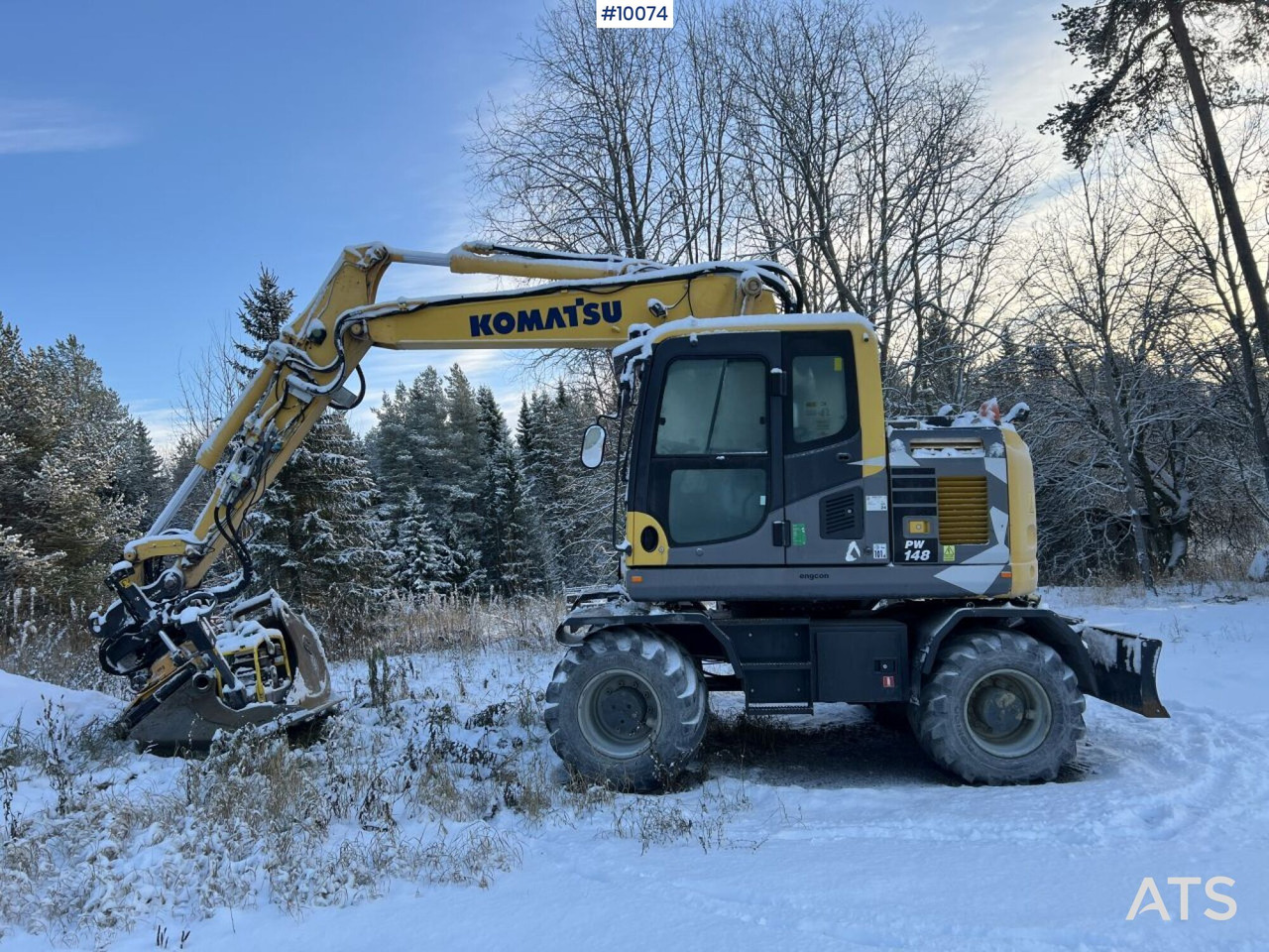 Komatsu PW148 Wheeled excavator with rotor and buckets - Escavadeira de rodas: foto 1 Komatsu PW148 Wheeled excavator with rotor and buckets - Escavadeira de rodas: foto 1