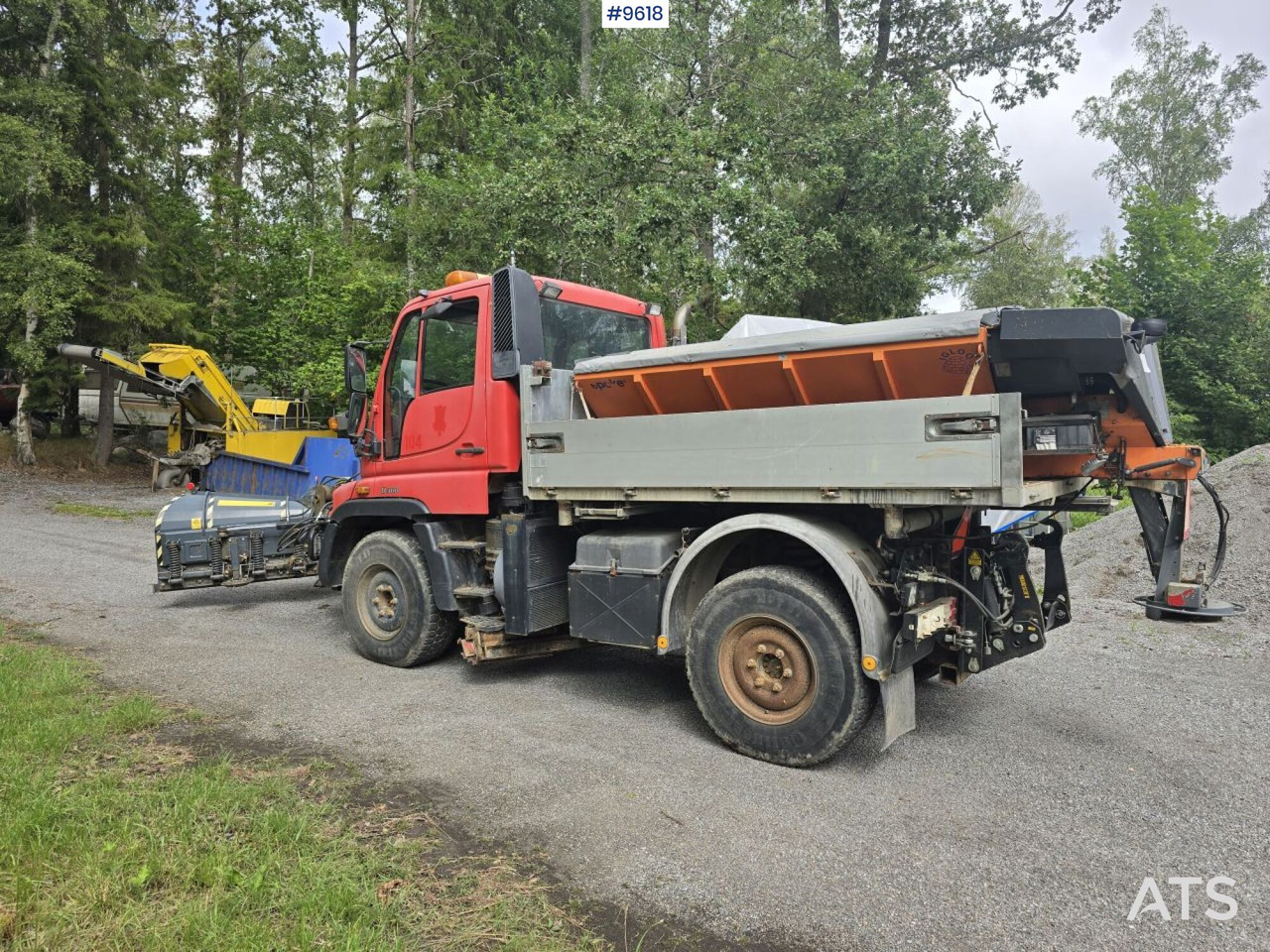 MB Unimog with equipment - Veículo limpa-neves: foto 3 MB Unimog with equipment - Veículo limpa-neves: foto 3