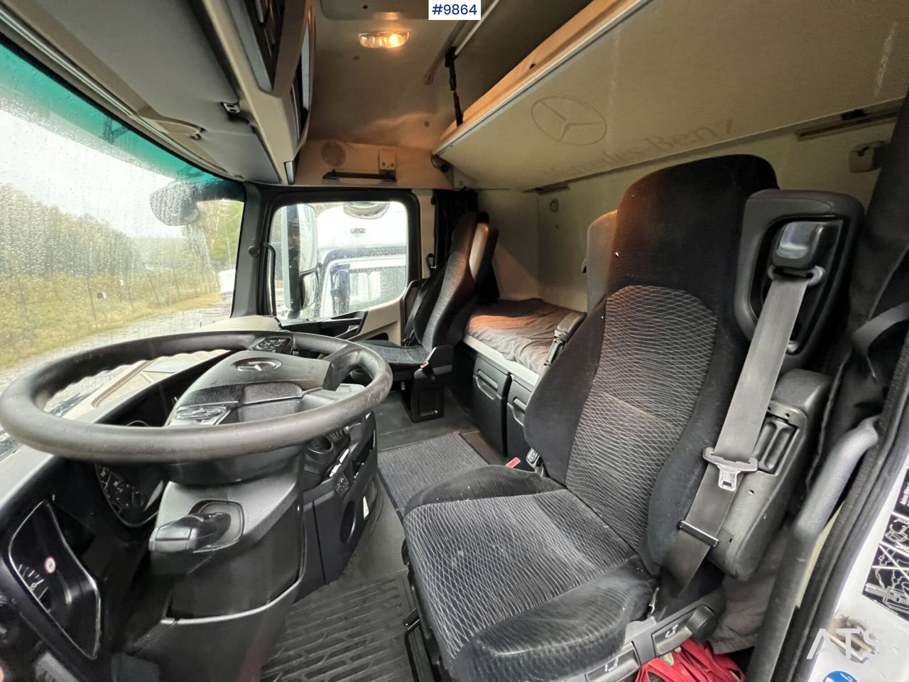 MERCEDES-BENZ ACTROS 963-0-A Box truck with tail lift - Camião furgão: foto 5 MERCEDES-BENZ ACTROS 963-0-A Box truck with tail lift - Camião furgão: foto 5