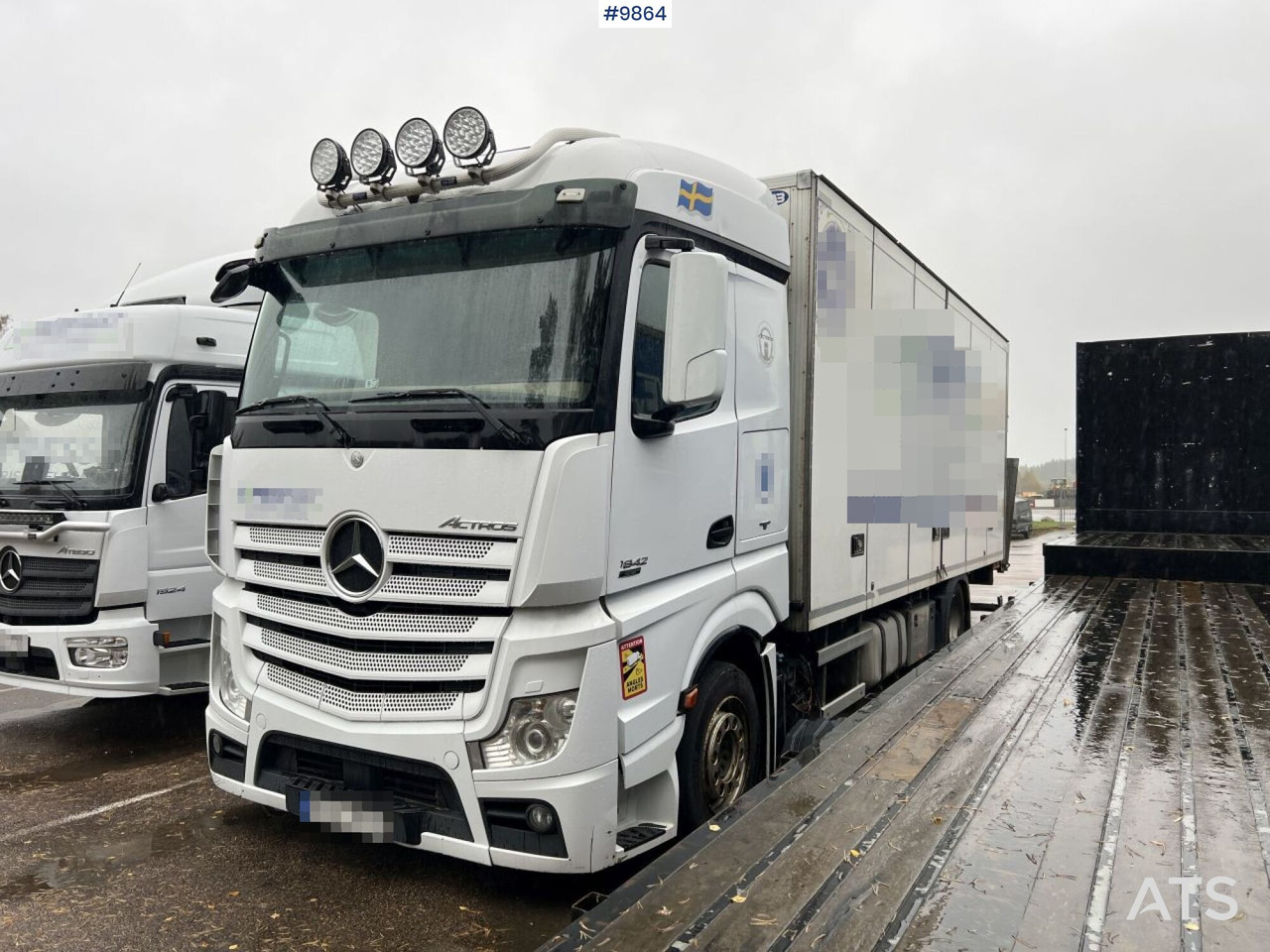 MERCEDES-BENZ ACTROS 963-0-A Box truck with tail lift - Camião furgão: foto 1 MERCEDES-BENZ ACTROS 963-0-A Box truck with tail lift - Camião furgão: foto 1