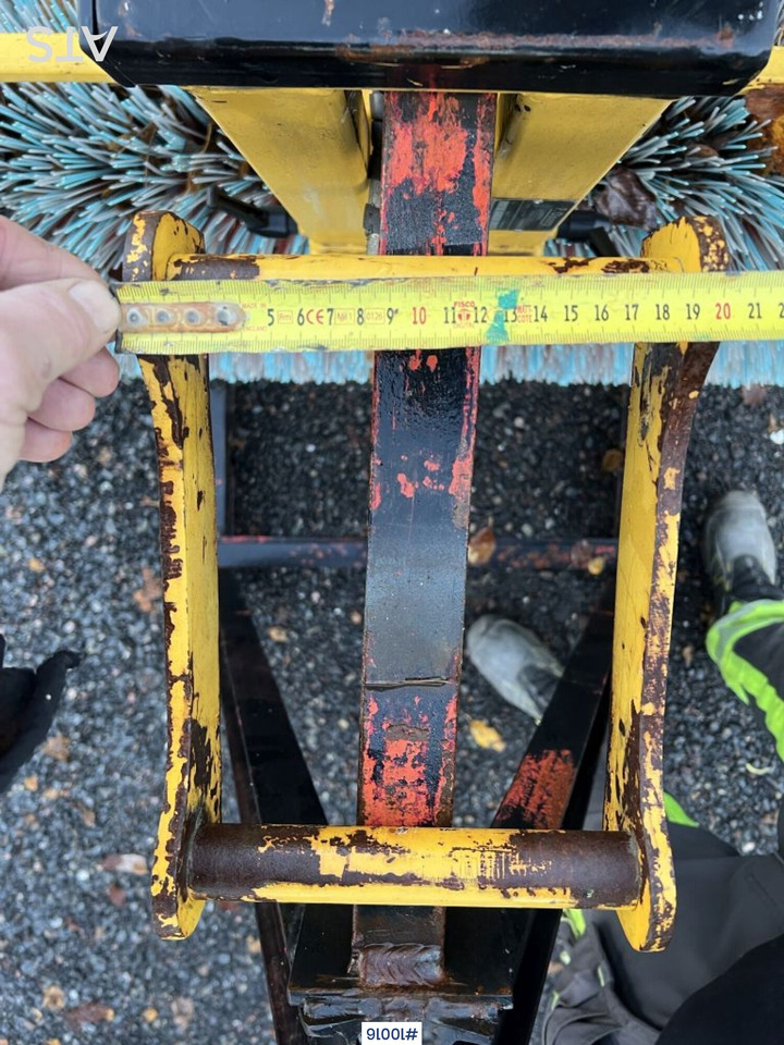 P.Olsson's sweeper for crane truck - Vassoura: foto 5 P.Olsson's sweeper for crane truck - Vassoura: foto 5