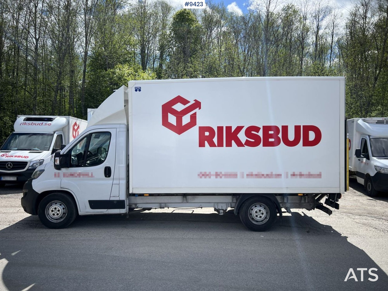 PEUGOT BOXER Box Truck with refrigeration unit and Tail Lift - Camião furgão: foto 4 PEUGOT BOXER Box Truck with refrigeration unit and Tail Lift - Camião furgão: foto 4