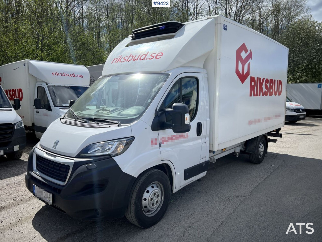 PEUGOT BOXER Box Truck with refrigeration unit and Tail Lift - Camião furgão: foto 1 PEUGOT BOXER Box Truck with refrigeration unit and Tail Lift - Camião furgão: foto 1