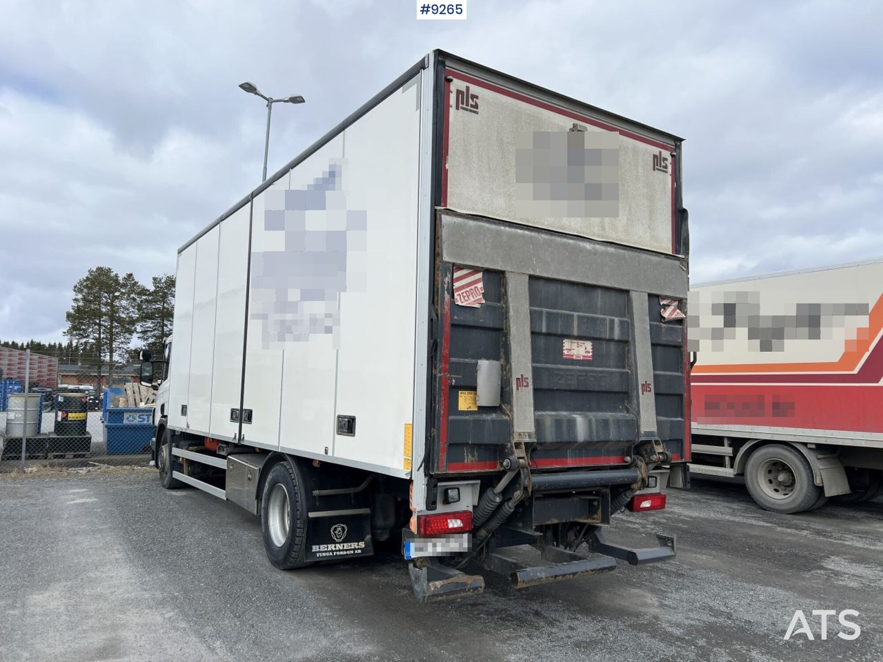 Scania P250 Box truck with tailgate lift - Camião furgão: foto 3 Scania P250 Box truck with tailgate lift - Camião furgão: foto 3