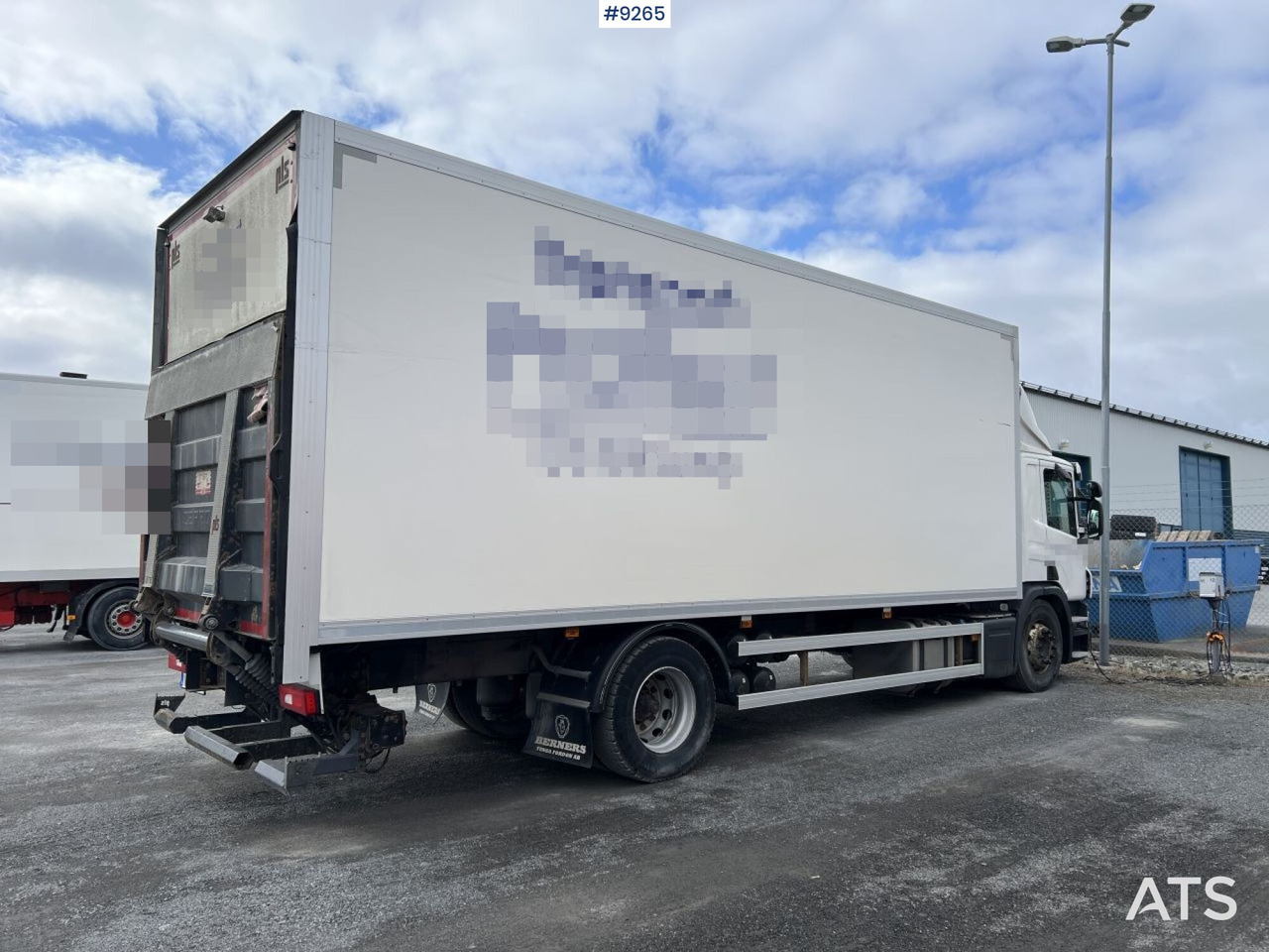 Scania P250 Box truck with tailgate lift - Camião furgão: foto 4 Scania P250 Box truck with tailgate lift - Camião furgão: foto 4