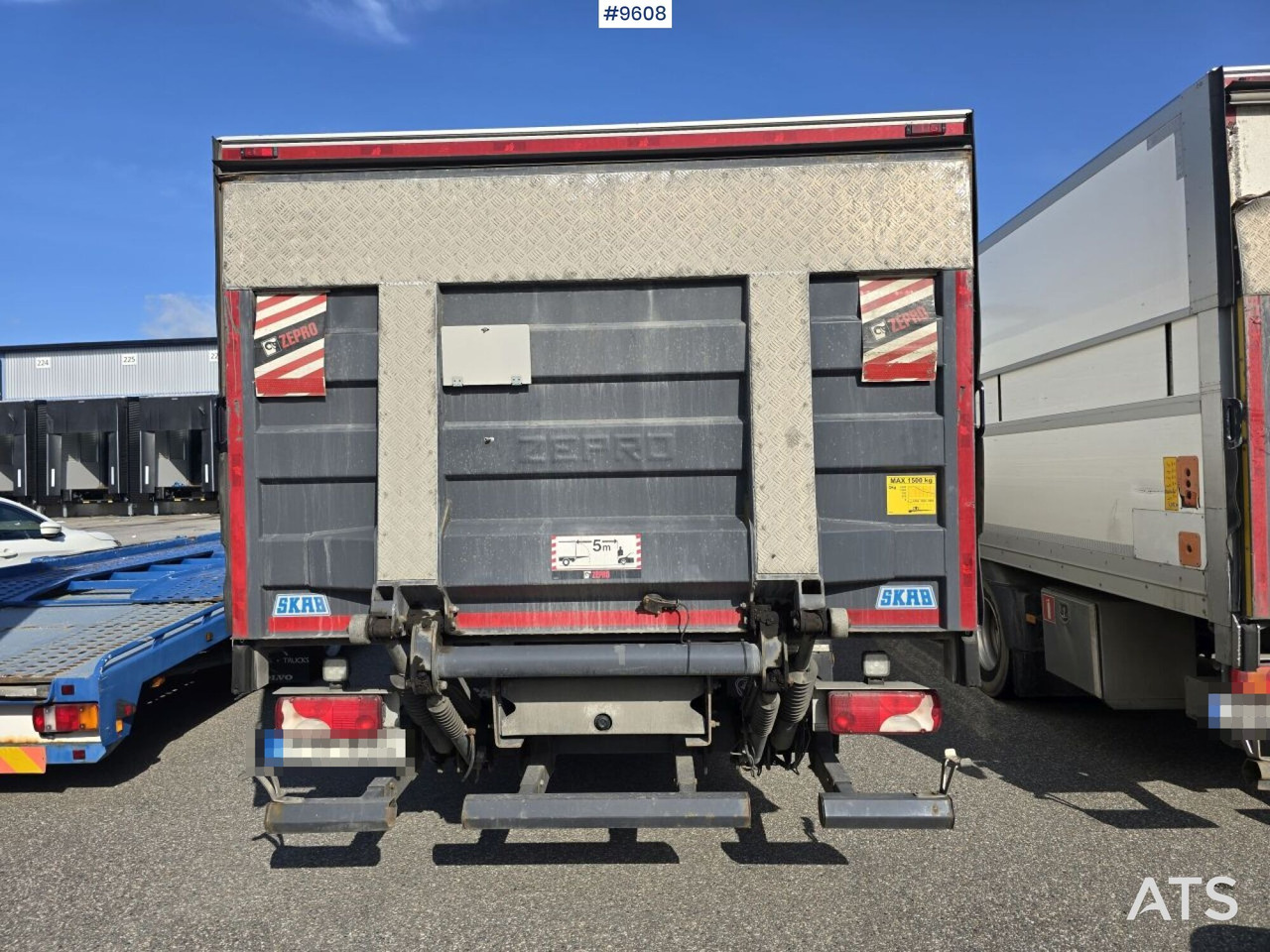 Camião furgão Scania P250 Liftable and lowerable body: foto 6