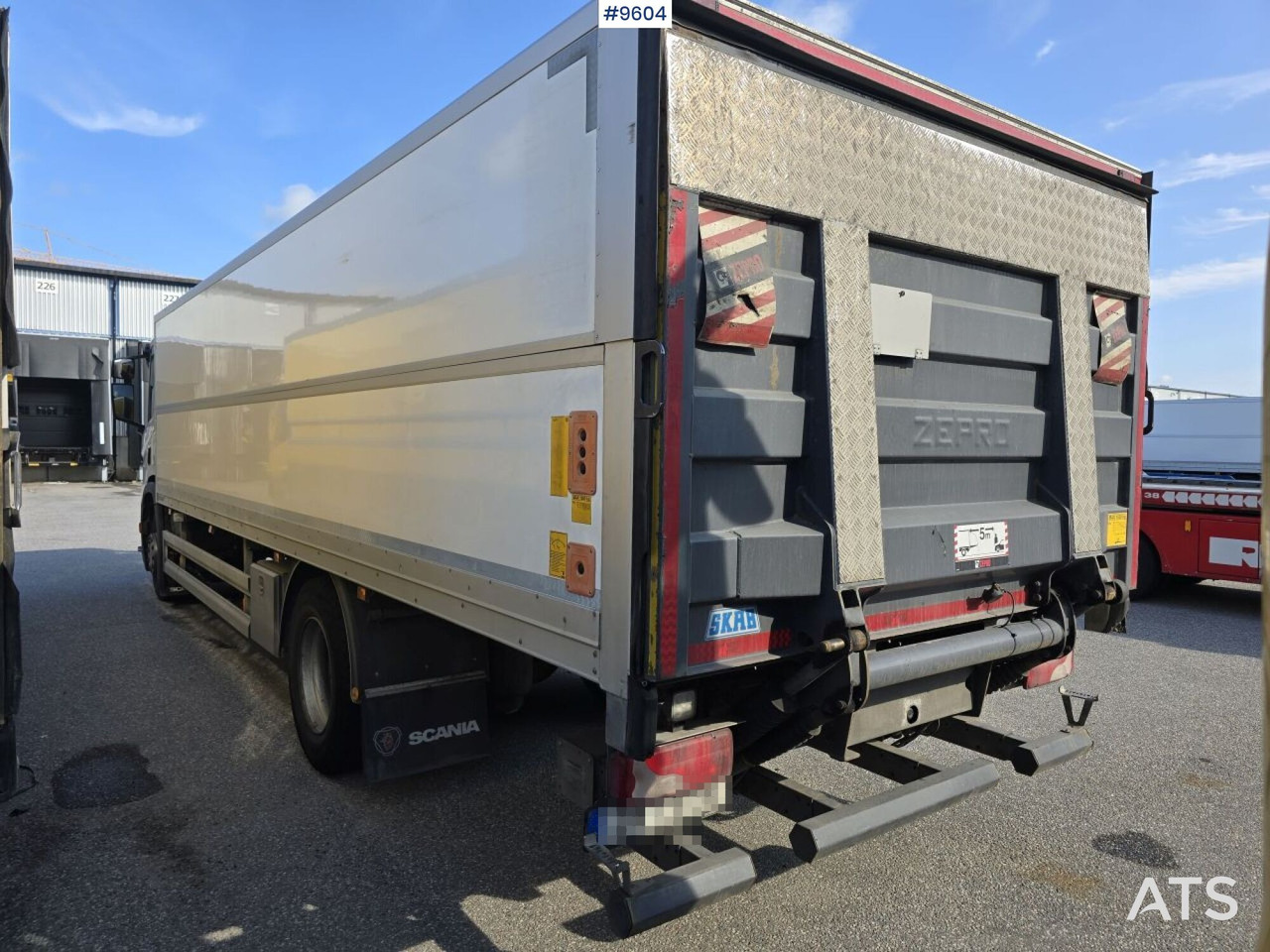 Scania P250 Liftable and lowerable body - Camião furgão: foto 4 Scania P250 Liftable and lowerable body - Camião furgão: foto 4