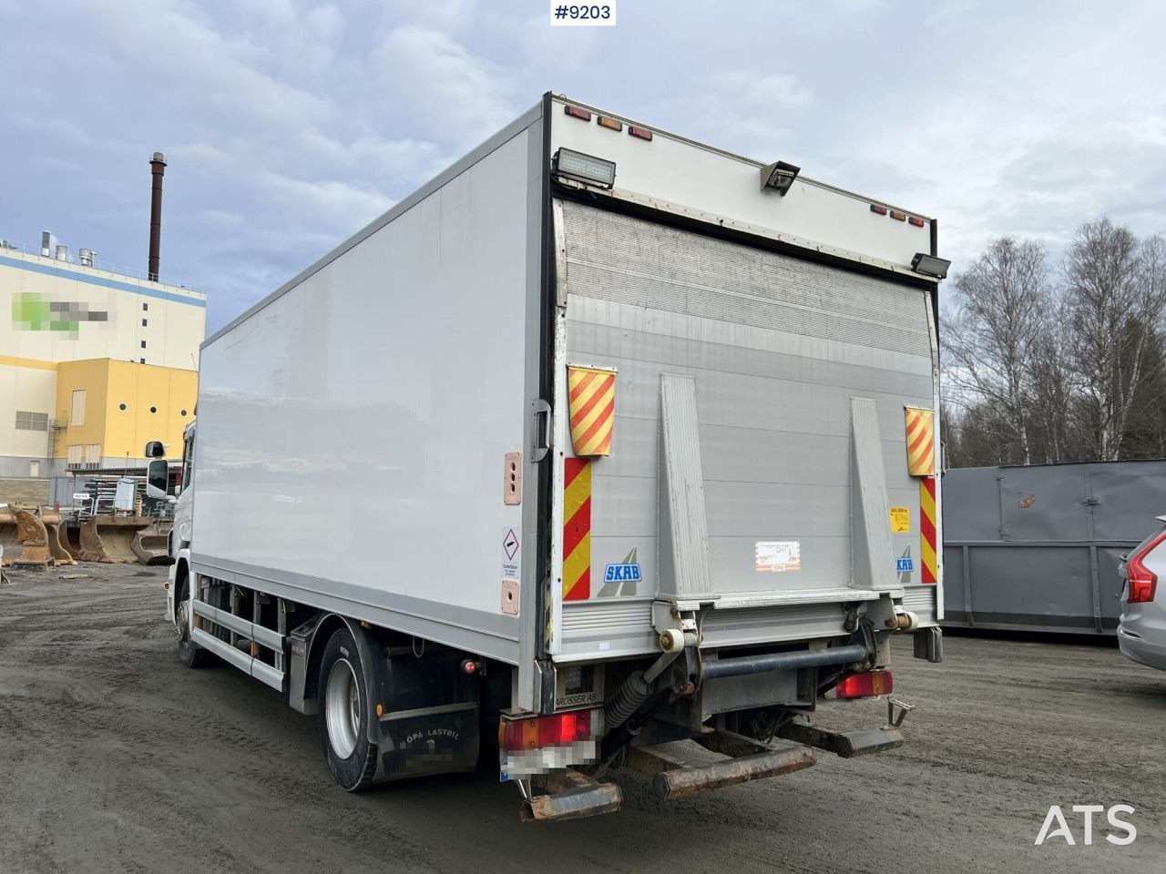 Scania P280 Box Truck with tailgate lift (VIDEO) - Camião furgão: foto 4 Scania P280 Box Truck with tailgate lift (VIDEO) - Camião furgão: foto 4