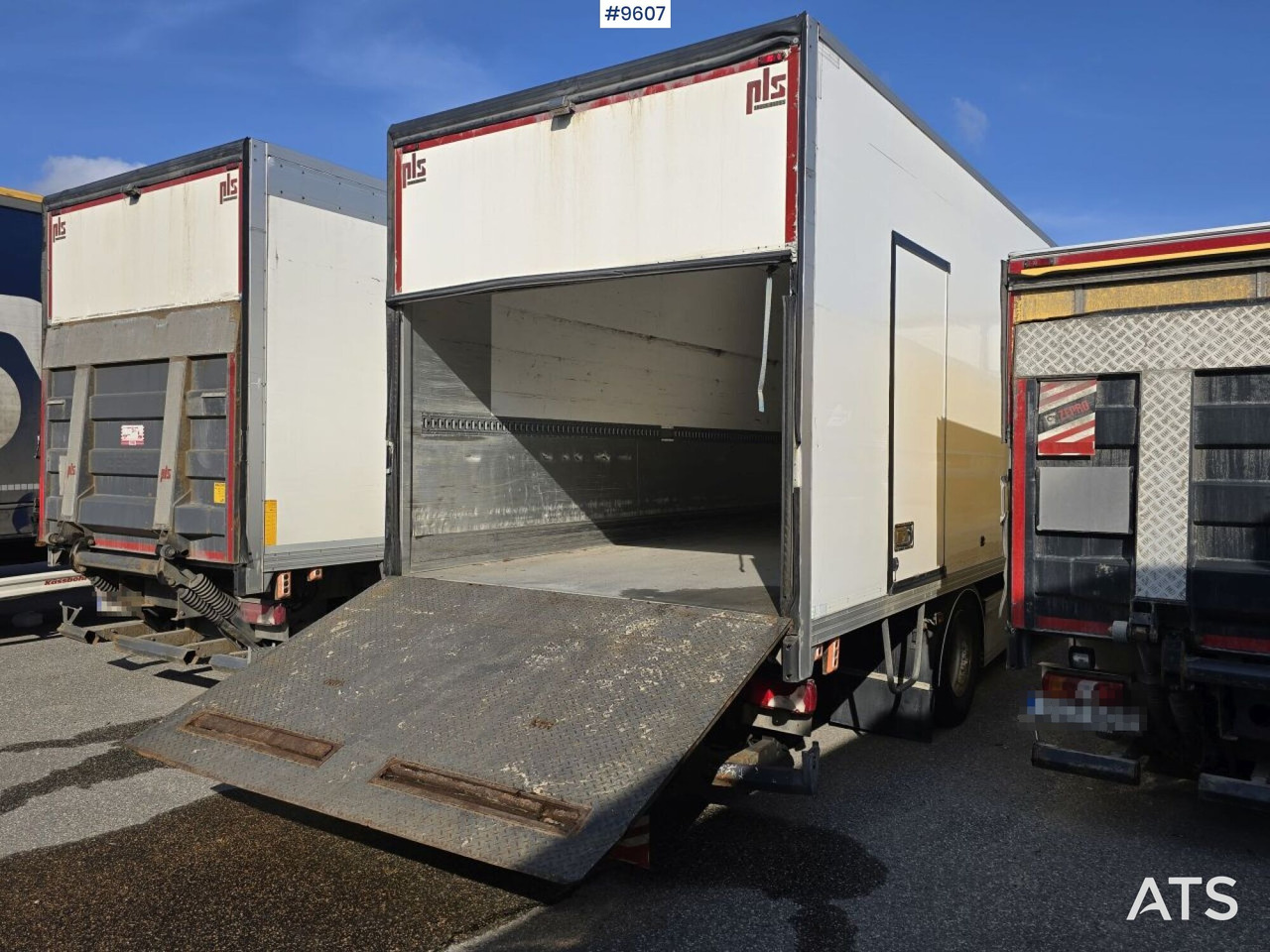 Scania P320 Skåpbil - Camião furgão: foto 4 Scania P320 Skåpbil - Camião furgão: foto 4