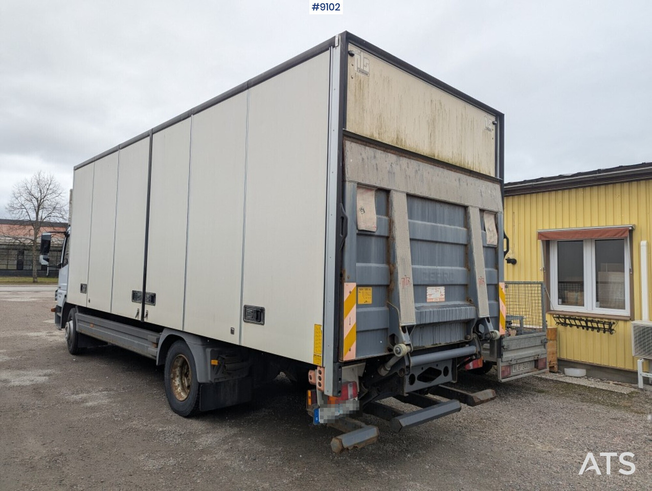Camião furgão Skåpbil distribution Mercedes Benz 1224 L 4X2: foto 8