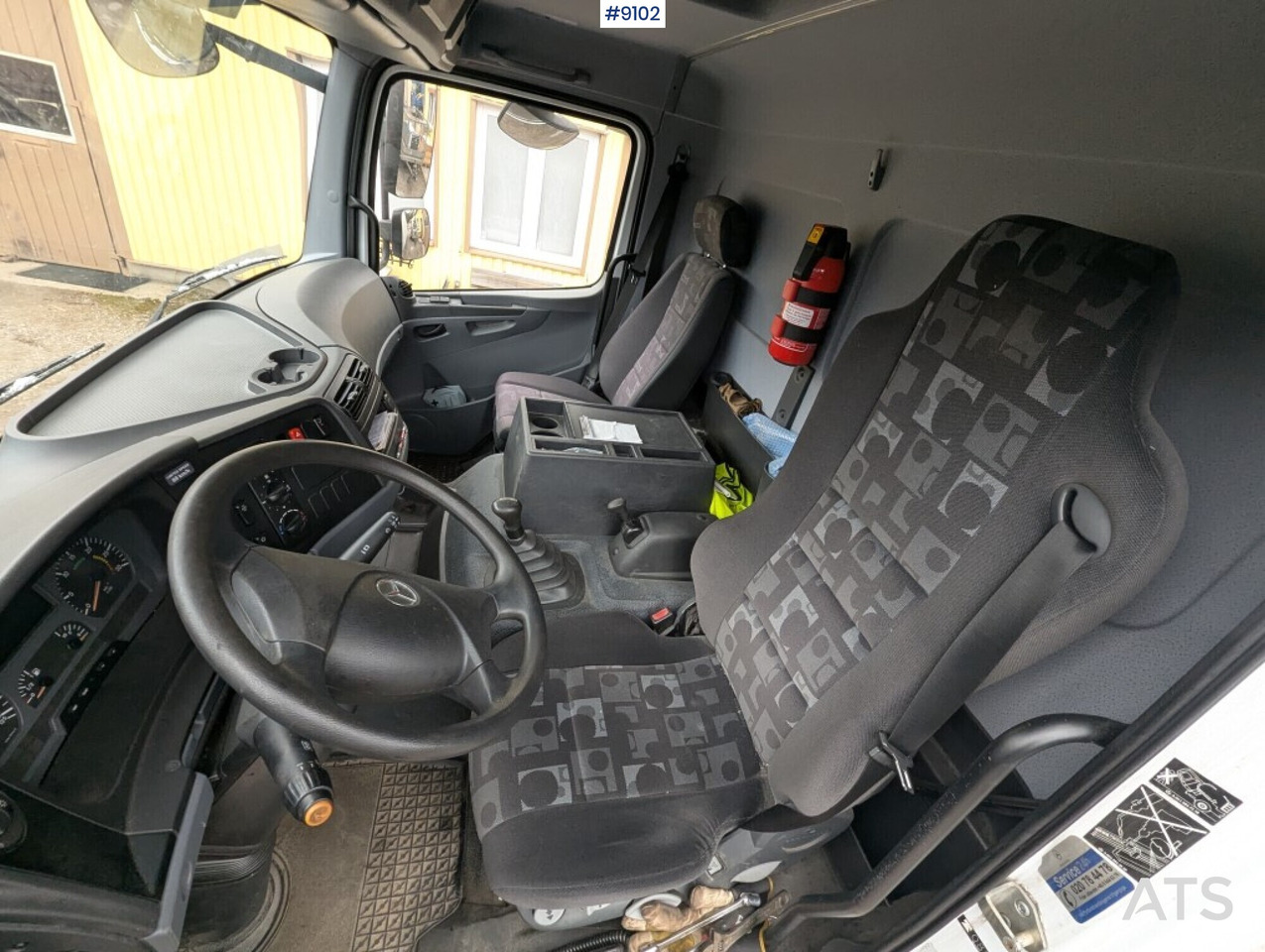 Camião furgão Skåpbil distribution Mercedes Benz 1224 L 4X2: foto 6