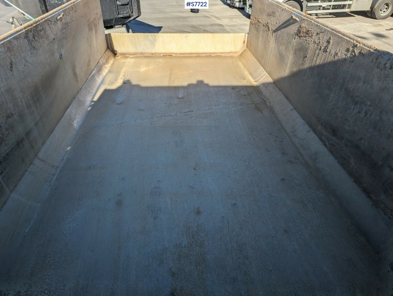 Tipper Truck DAF FAT XF530Z - Camião basculante: foto 3 Tipper Truck DAF FAT XF530Z - Camião basculante: foto 3