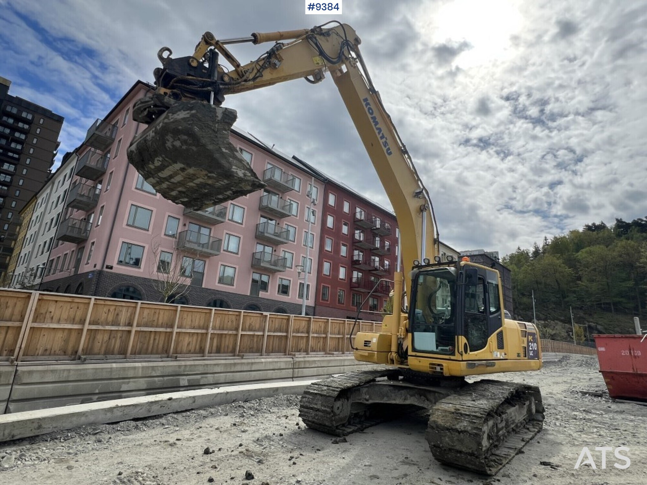Tracked excavator Komatsu PC210LC (VIDEO) - Escavadora de rastos: foto 1 Tracked excavator Komatsu PC210LC (VIDEO) - Escavadora de rastos: foto 1