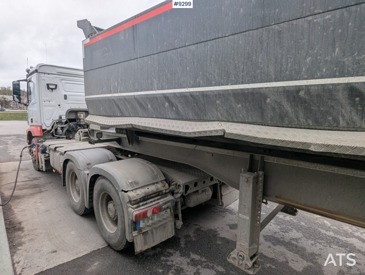 Tractor Tractor Unit Mercedes-Benz Arocs 3351 6x4 with tipper trailer: foto 8 Tractor Tractor Unit Mercedes-Benz Arocs 3351 6x4 with tipper trailer: foto 8