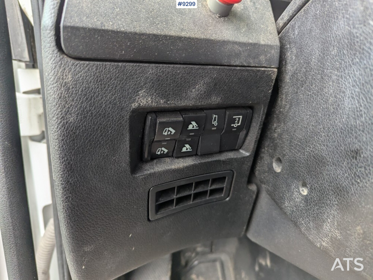 Tractor Tractor Unit Mercedes-Benz Arocs 3351 6x4 with tipper trailer: foto 45 Tractor Tractor Unit Mercedes-Benz Arocs 3351 6x4 with tipper trailer: foto 45