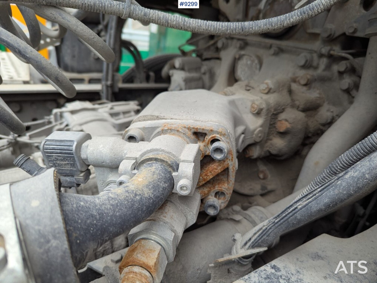 Tractor Tractor Unit Mercedes-Benz Arocs 3351 6x4 with tipper trailer: foto 23 Tractor Tractor Unit Mercedes-Benz Arocs 3351 6x4 with tipper trailer: foto 23