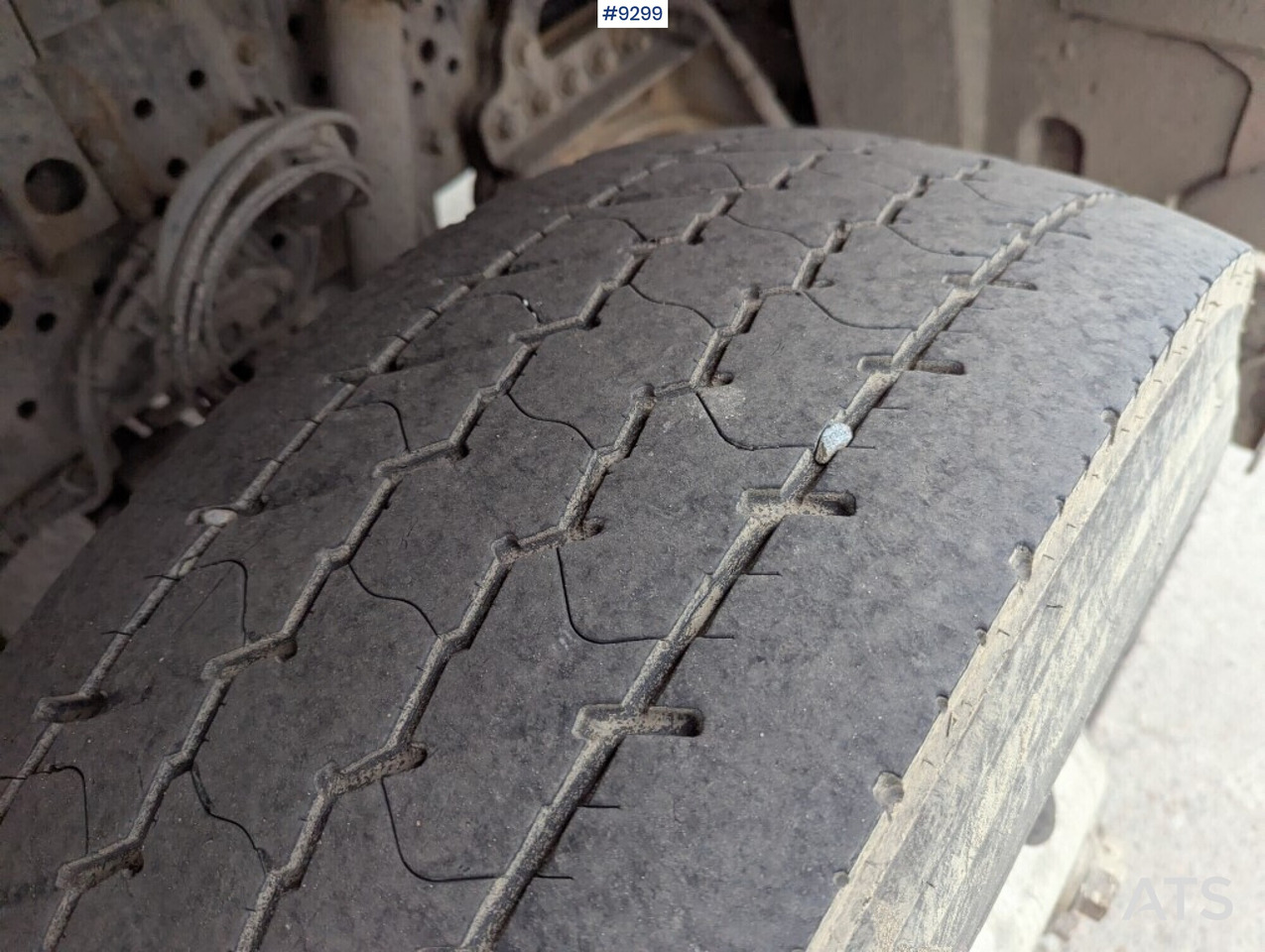 Tractor Tractor Unit Mercedes-Benz Arocs 3351 6x4 with tipper trailer: foto 26 Tractor Tractor Unit Mercedes-Benz Arocs 3351 6x4 with tipper trailer: foto 26