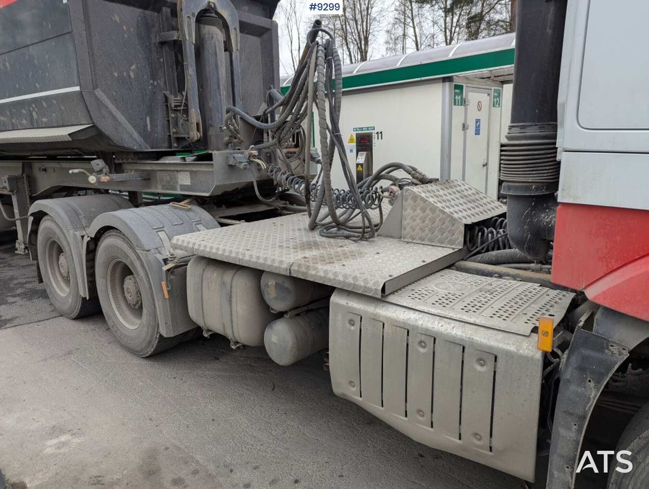 Tractor Tractor Unit Mercedes-Benz Arocs 3351 6x4 with tipper trailer: foto 19 Tractor Tractor Unit Mercedes-Benz Arocs 3351 6x4 with tipper trailer: foto 19