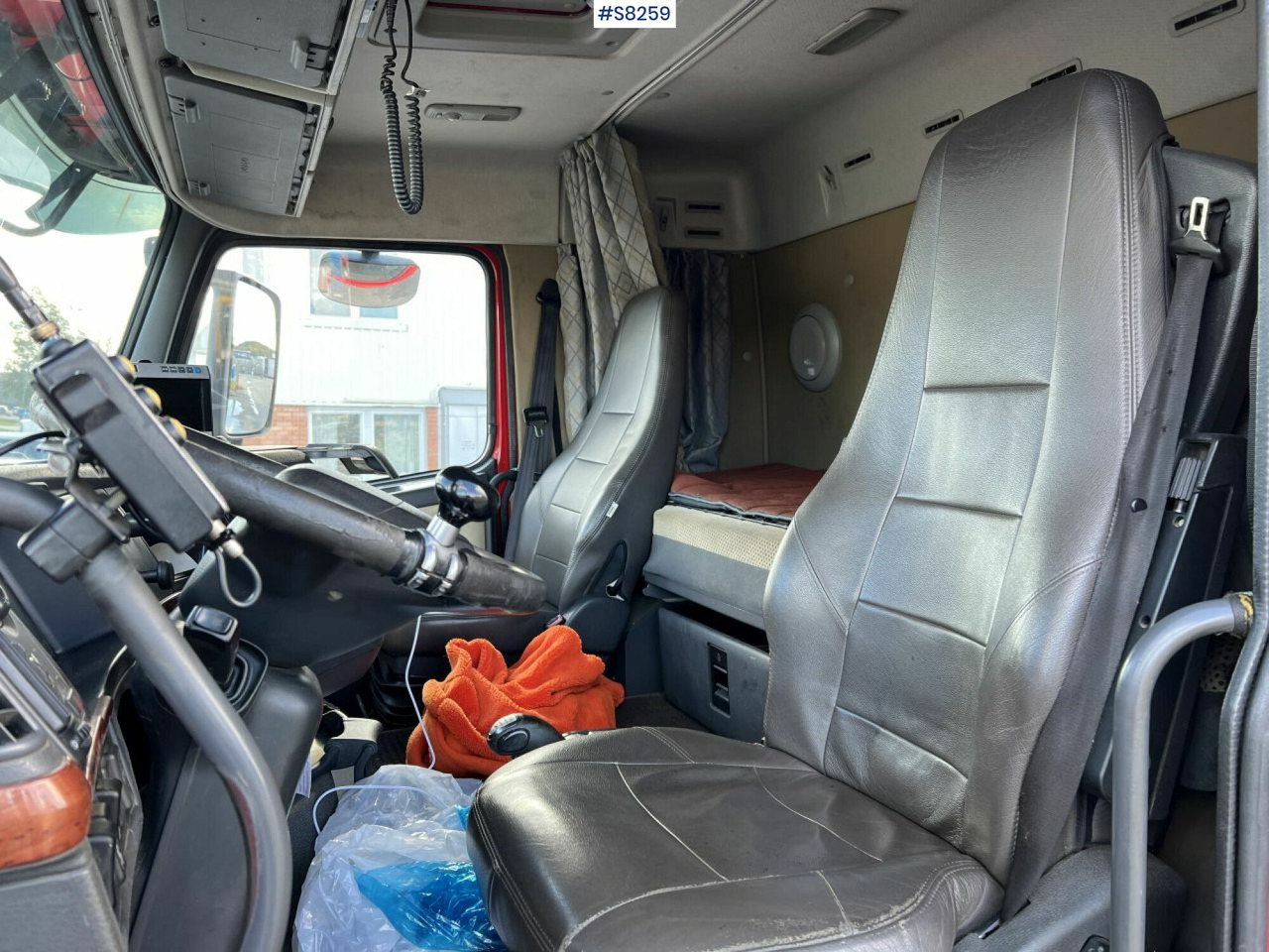 Volvo FH 480 Hook Truck, see video - Camião polibenne: foto 5 Volvo FH 480 Hook Truck, see video - Camião polibenne: foto 5