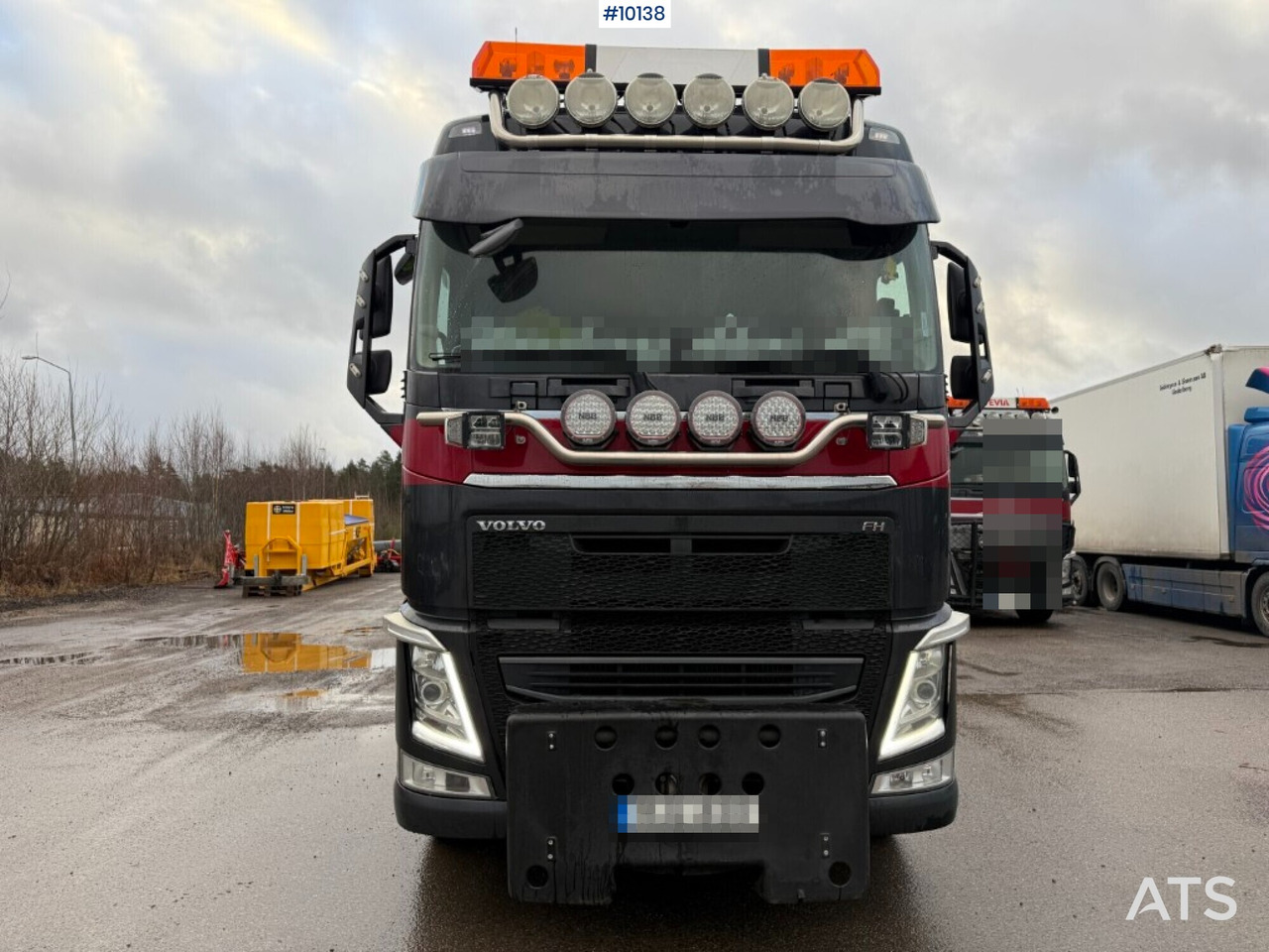 Volvo FH 8X4 Hook truck with plow and salt spreader - Camião polibenne: foto 5 Volvo FH 8X4 Hook truck with plow and salt spreader - Camião polibenne: foto 5