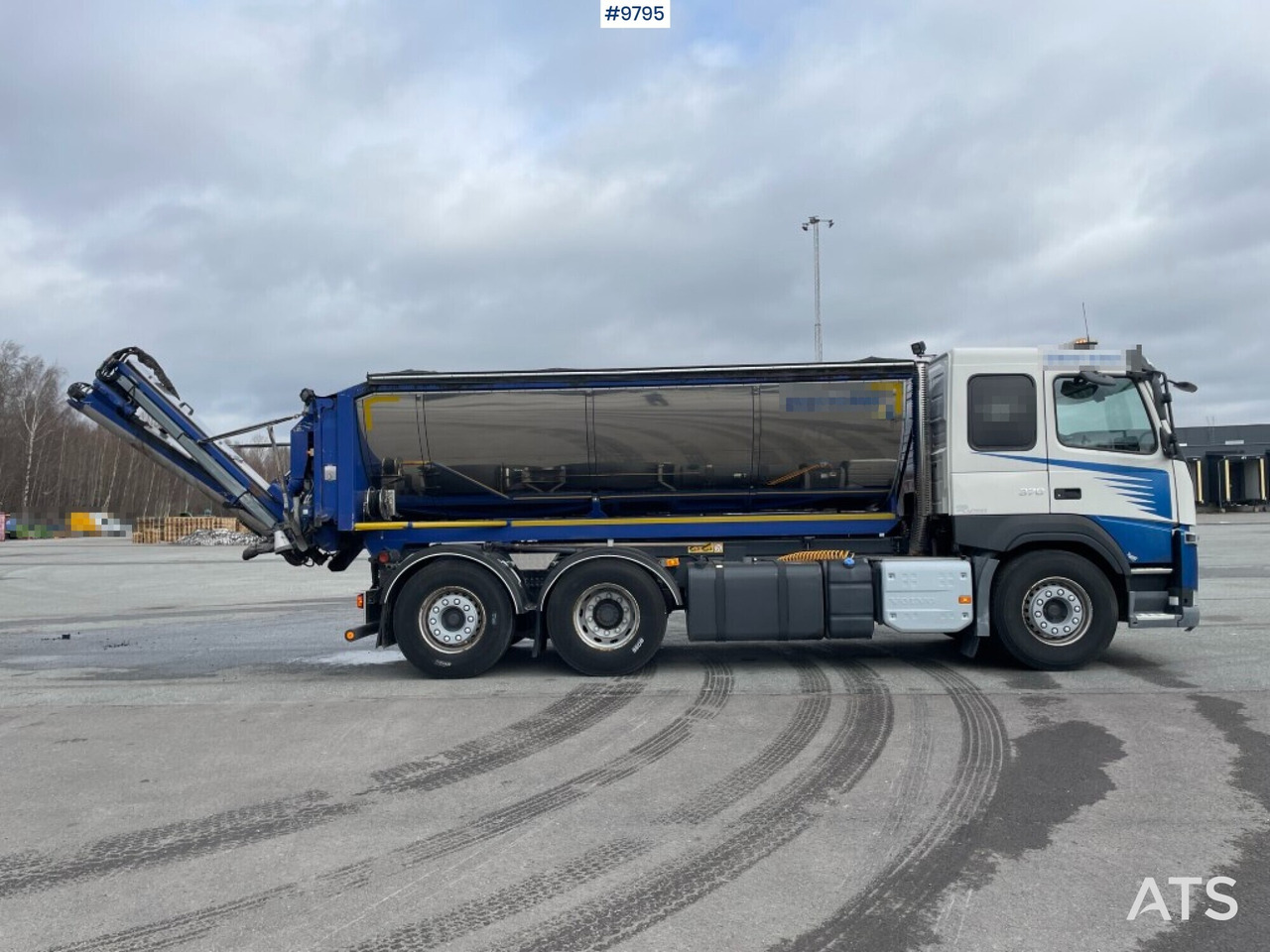 Volvo FM 370 6X2 Spreader truck - Camião basculante: foto 4 Volvo FM 370 6X2 Spreader truck - Camião basculante: foto 4