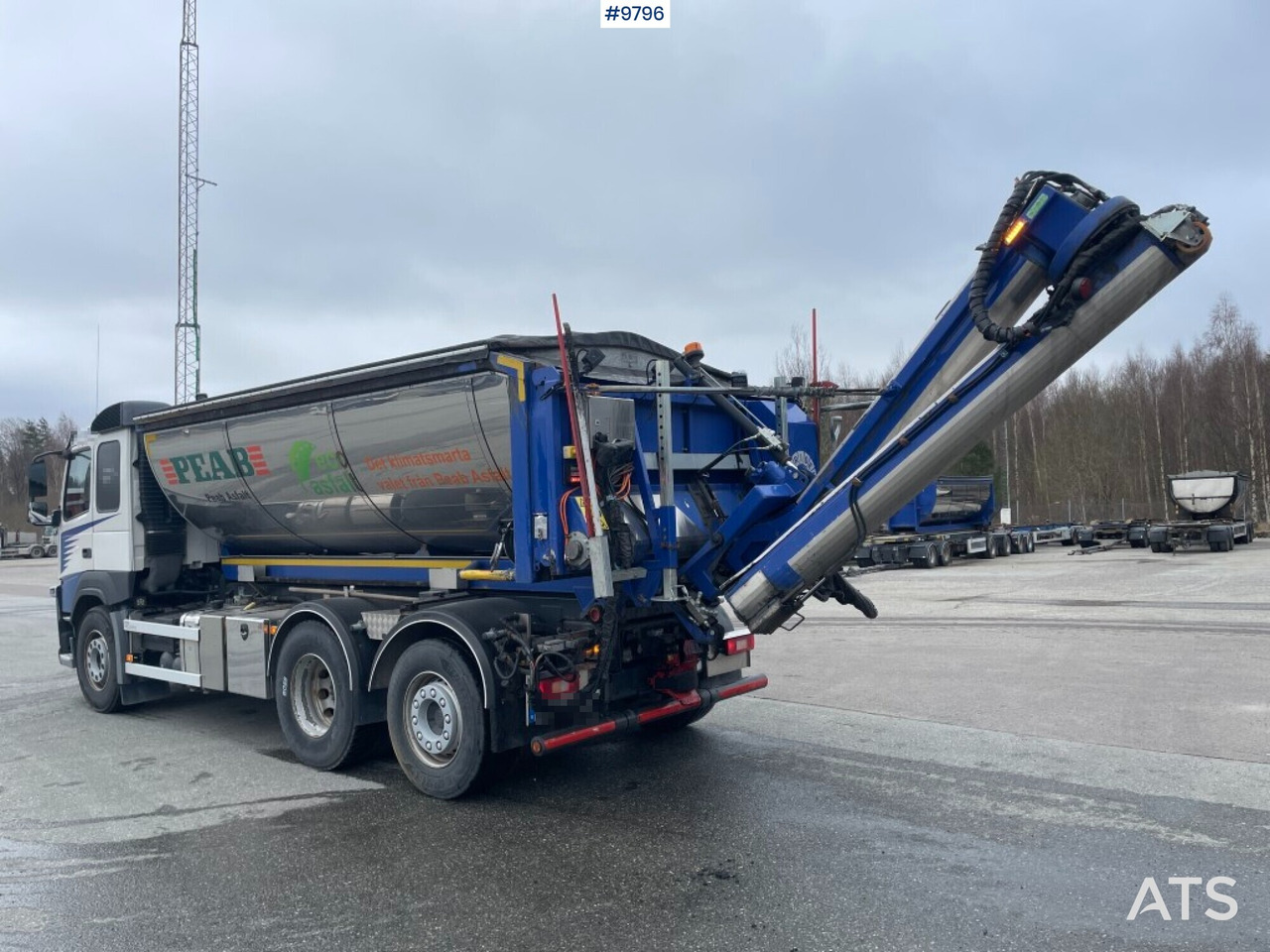 Camião basculante Volvo FM 370 6x2 Spreader truck: foto 9
