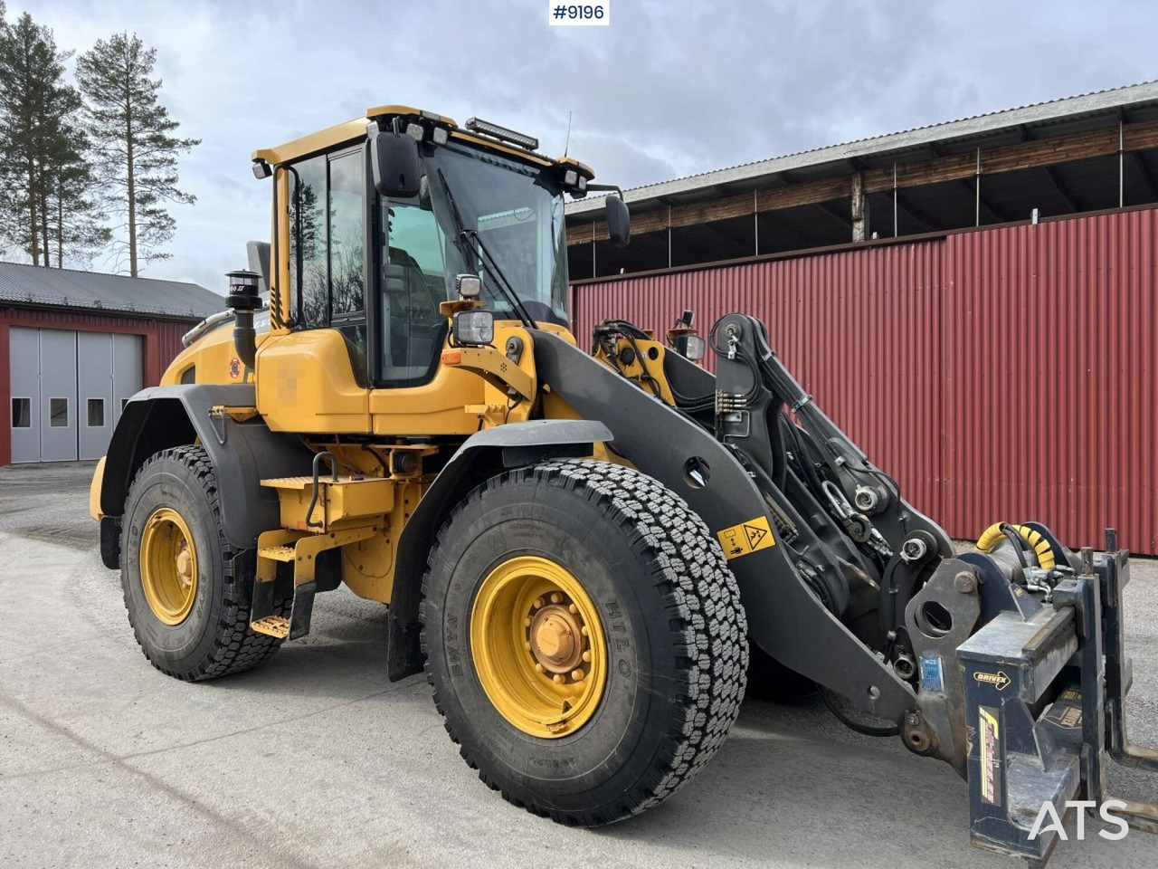 Volvo L60 H with road charger and lots of attachments (VIDEO) - Pá carregadora de rodas: foto 2 Volvo L60 H with road charger and lots of attachments (VIDEO) - Pá carregadora de rodas: foto 2