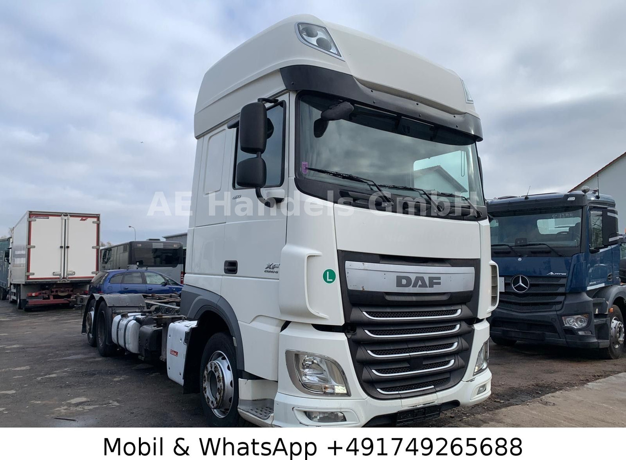 DAF XF 460 SSC LL BDF *Liftachse/ACC/LDW/2xTank/AHK - Camião transportador de contêineres/ Caixa móvel: foto 1 DAF XF 460 SSC LL BDF *Liftachse/ACC/LDW/2xTank/AHK - Camião transportador de contêineres/ Caixa móvel: foto 1